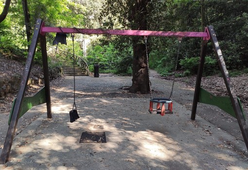 Pegli, nuovi danneggiamenti nel parco di Villa Doria