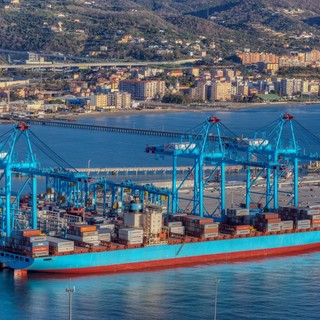 APM Terminals Vado Ligure, prorogata al 23 marzo la scadenza del bando per il corso gratuito di specializzazione per gruista di banchina