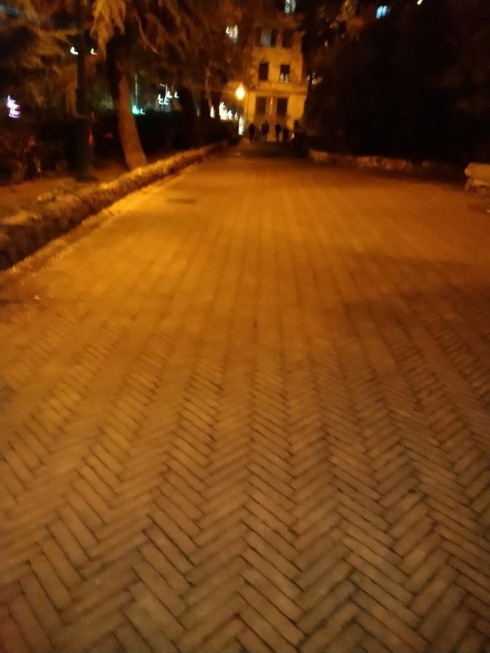 Villa Scassi a Sampierdarena è stata ripulita: sconfitte la sporcizia e la caduta abbondante delle foglie Villa Scassi a Sampierdarena è stata ripulita: sconfitte la sporcizia e la caduta abbondante delle foglie