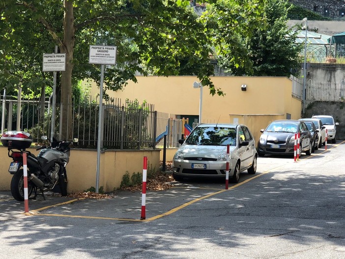 Pegli, Tursi interviene sul caso dei parcheggi nella piana di Villa Pallavicini Pegli, Tursi interviene sul caso dei parcheggi nella piana di Villa Pallavicini