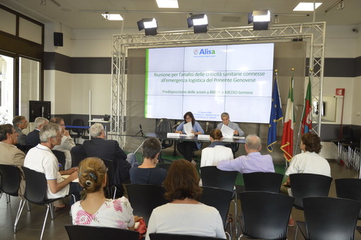 Crollo, i feriti: camionista gravissimo, futuro papà presto dimesso