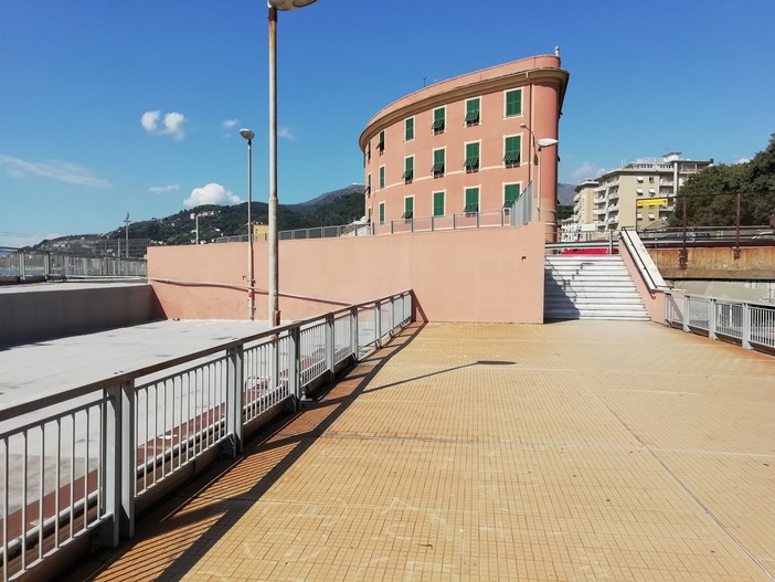 Rfi, vandalizzata la stazione di Voltri a pochi giorni dall'ultimazione della tinteggiatura