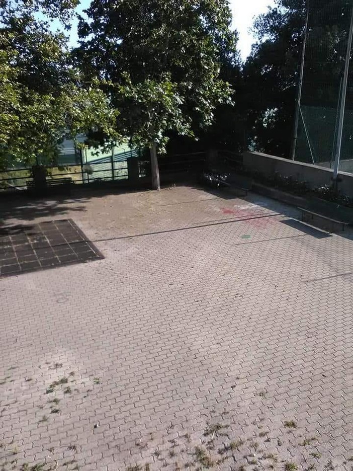 Ponente, nel Municipio personale a ranghi ridottissimi Ponente, nel Municipio personale a ranghi ridottissimi