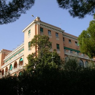 Realizzato il primo intervento in Liguria per ridurre lo stomaco con una innovativa clip