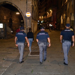 Centro storico e Darsena, controlli della polizia tra Prè, Gramsci ed ex Ghetto: 54 persone identificate