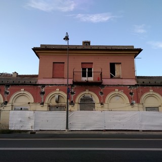 Pra’, guerra a colpi di mozione sul futuro della vecchia stazione ferroviaria