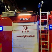 Ronco Scrivia, fiamme in un appartamento: anziano soccorso con ustioni alle mani Ronco Scrivia, fiamme in un appartamento: anziano soccorso con ustioni alle mani