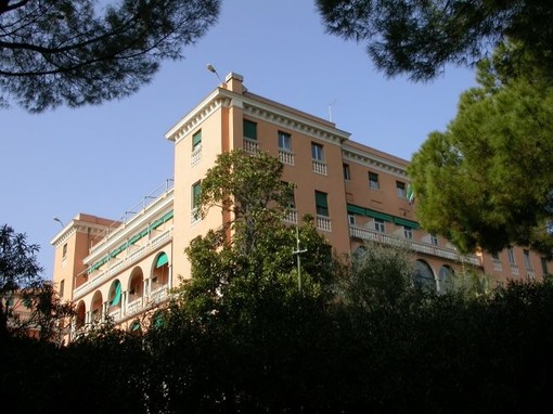 Realizzato il primo intervento in Liguria per ridurre lo stomaco con una innovativa clip