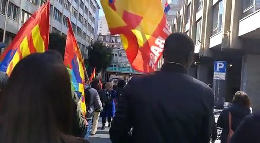 Cooperativa Lanza Del Vasto, lavoratori in piazza per chiedere gli stipendi Cooperativa Lanza Del Vasto, lavoratori in piazza per chiedere gli stipendi