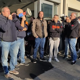 Ex Ilva, il giorno dello sciopero. Si ferma anche lo stabilimento di Genova