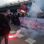 Centinaia di studenti in piazza contro i ministri Salvini e Piantedosi dopo le manganellate di Pisa
