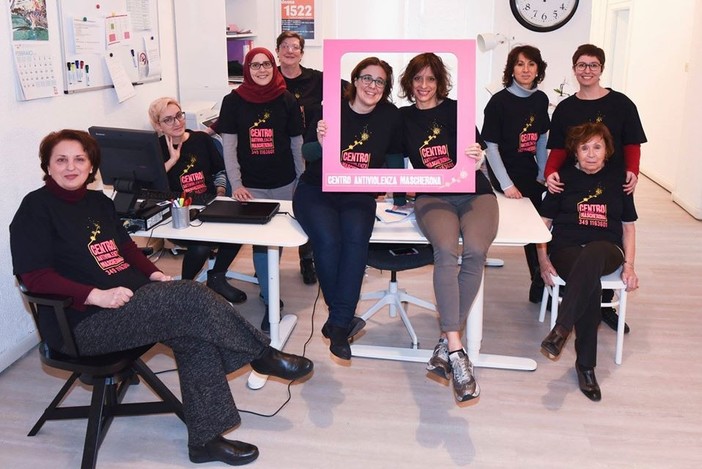 Al Winter park di Genova va in scena il flash mob contro la violenza sulle donne e non solo [FOTO]