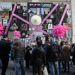 “Wall of Dolls and Art #StopViolence”: la giornata contro la violenza alle donne