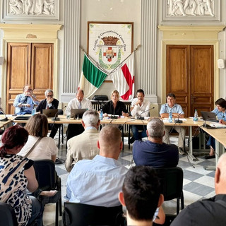 Giunta itinerante nel Centro-Ovest, 300 mila euro al Municipio: “Il decentramento si fa con risorse concrete” Giunta itinerante nel Centro-Ovest, 300 mila euro al Municipio: “Il decentramento si fa con risorse concrete”