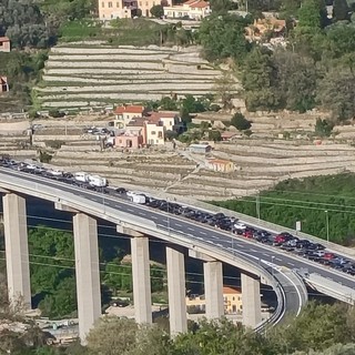 La A10 bloccata all'altezza di Finale Ligure