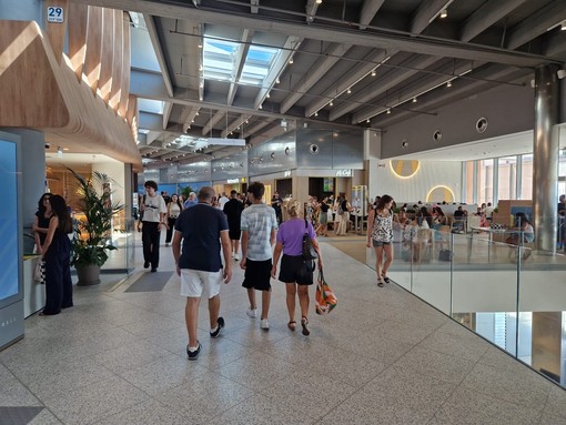 Il Waterfront Mall pronto a ospitare anche una palestra e i negozi di Genoa e Sampdoria Il Waterfront Mall pronto a ospitare anche una palestra e i negozi di Genoa e Sampdoria