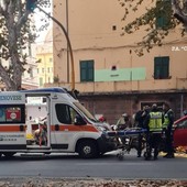 Va in arresto cardiaco mentre è in auto al semaforo: sessantaduenne soccorso alla Foce