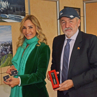 Turismo, Terzo Valico e nuove possibilità di business: l’ambasciatrice di Svizzera fa visita al sindaco di Genova e racconta il suo “amore” per la Superba