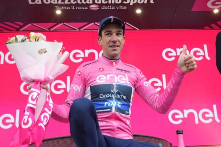 BuonGiro. Il gruppo lascia fare e la Rosa va all'operaio Armirail. A Bergamo una bella incognita