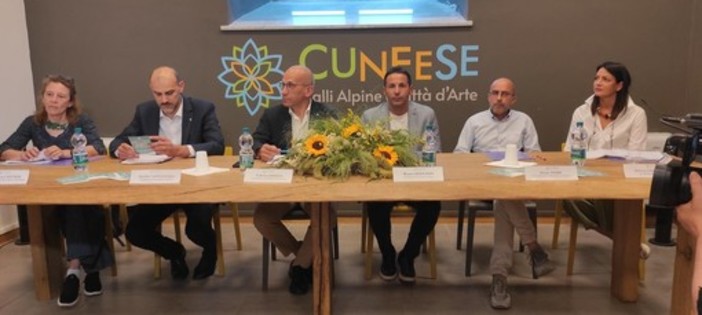 Una giornata alla scoperta dei Giardini delle Essenze: iniziativa presentata presso la sede dell'ATL del Cuneese (VIDEO) Una giornata alla scoperta dei Giardini delle Essenze: iniziativa presentata presso la sede dell'ATL del Cuneese (VIDEO)