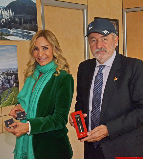 Turismo, Terzo Valico e nuove possibilità di business: l’ambasciatrice di Svizzera fa visita al sindaco di Genova e racconta il suo “amore” per la Superba