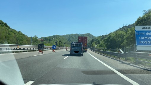 Veicolo in avaria e cantieri, mattinata di caos sulla A12