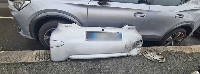 Albaro, strike di auto parcheggiate, caccia al responsabile (Foto)