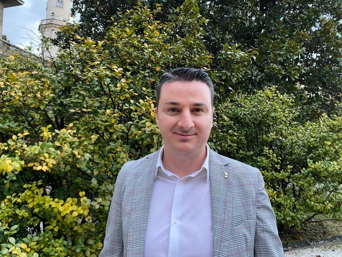 Voltri, Ariotti (Lega): "Stazione invasa da cumuli di sporcizia, fermiamo il degrado"