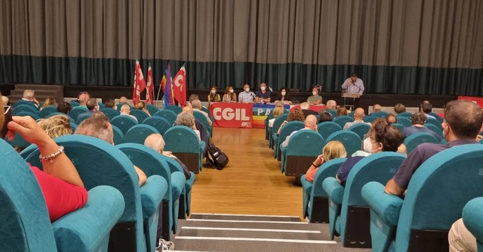 500 delegati Cgil al Verdi di Sestri P.: pace, lavoro, giustizia sociale, democrazia i temi dell'assemblea