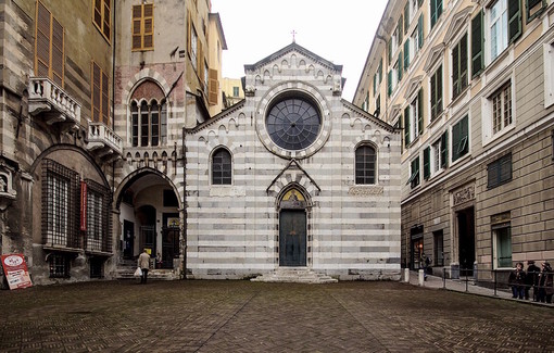 Meraviglie e leggende di Genova - Perché alcuni palazzi hanno la facciate bianche e nere? 