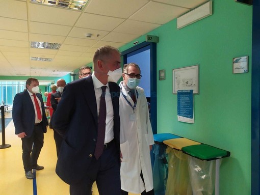 Dopo Piemonte e Liguria, ll sottosegretario alla salute Andrea Costa apre all'accordo con altre regioni sui vaccini ai turisti (VIDEO)