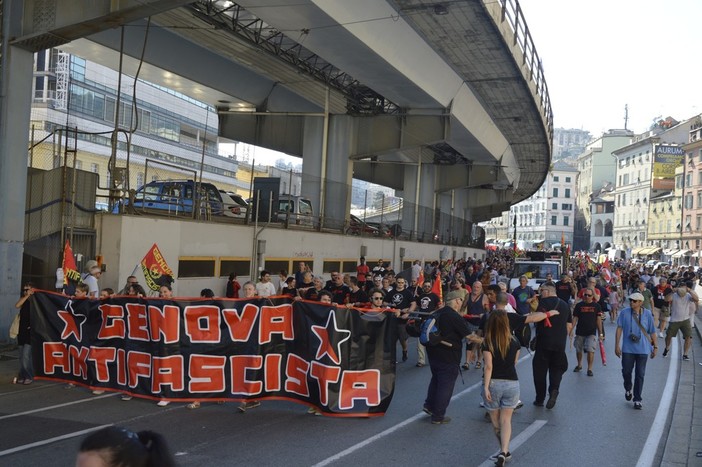 Comizio di CasaPound a Genova, monta la contestazione fra presidi e striscioni