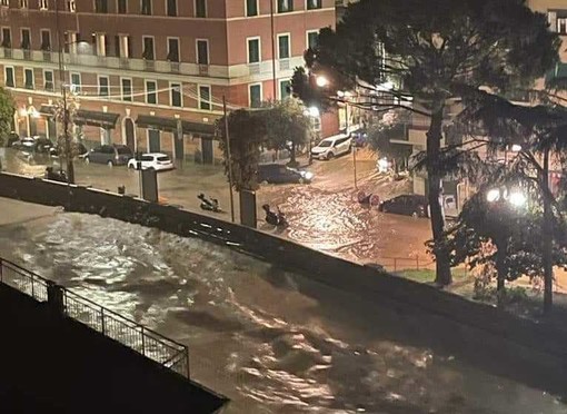 Maltempo in Liguria, allagamenti a Camogli, Recco e Chiavari Maltempo in Liguria, allagamenti a Camogli, Recco e Chiavari