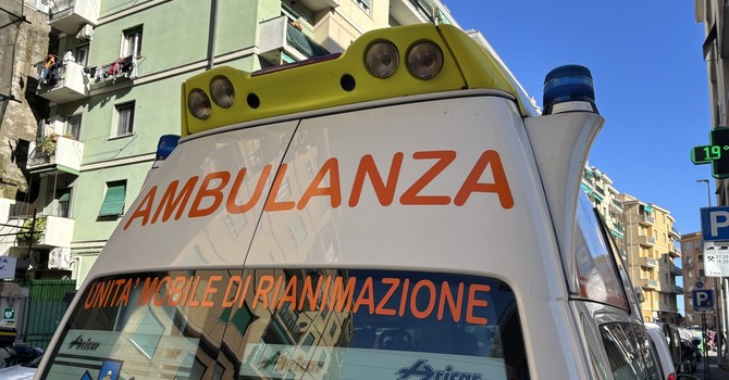 Murcarolo, pedone investito da un'auto: in codice rosso in ospedale. Strada chiusa
