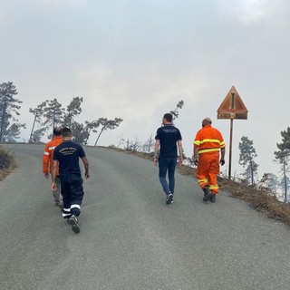 Evacuate in via precauzionale tre famiglie a Framura per un incendio