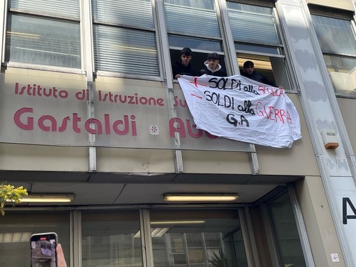 Sampierdarena, crolla il controsoffitto dell’istituto Gastaldi-Abba