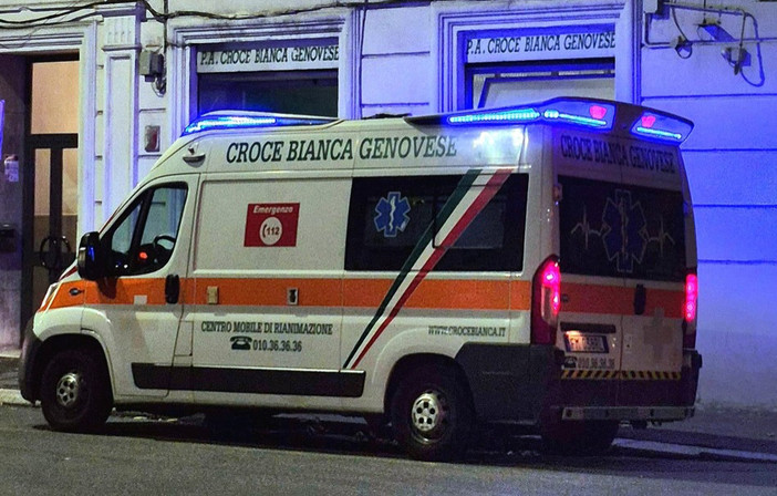 Centro Storico, bottigliata al volto dopo una lite: ferito un ventitreenne