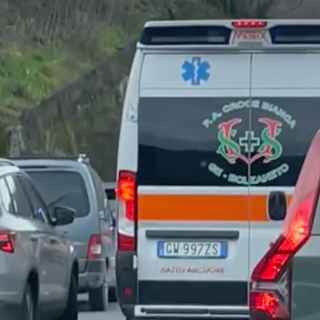 A7, scontro tra due auto tra Bolzaneto e Busalla: tre adulti in ospedale, ferito anche un bimbo di 4 anni