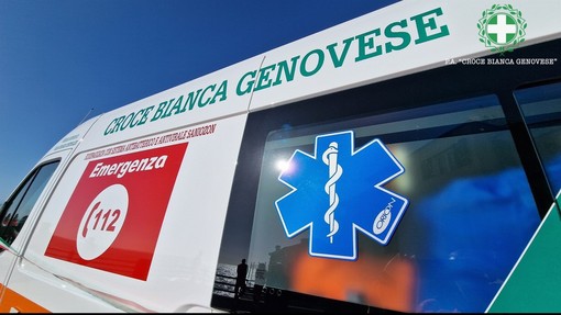 Corso Torino, scontro tra due auto: anziana in codice giallo