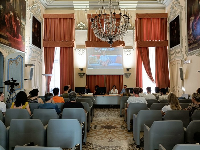 Premiazioni, proiezioni e spettacoli intorno a un progetto artistico sul mondo del lavoro di attori e autori, torna il Dubbing Glamour Festival