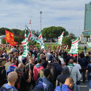 Lavoratori Ansaldo denunciati dopo le manifestazioni di ottobre, Fiom e Fim: &quot;Nessuna denuncia potrà bloccare le lotte dei lavoratori&quot;