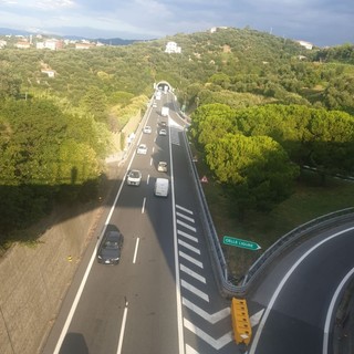 A10 Genova-Savona: doppio senso di marcia e nessuna protezione all'altezza di Celle (FOTO)