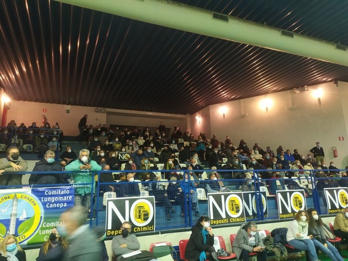 Depositi chimici, minoranza in comune e ambientalisti scrivono al consiglio superiore dei lavori