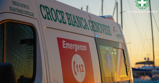 Corso Italia, rimprovera due giovani che sputano a terra: 57enne aggredita a schiaffi