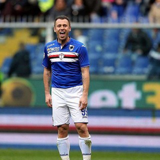 Antonio Cassano positivo al covid è ricoverato al San Martino, la moglie: "E' vaccinato con due dosi"