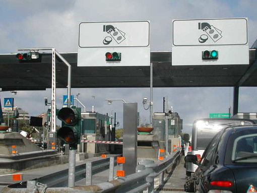 A7 Serravalle-Genova, chiusa per una notte l'entrata di Busalla in direzione Genova