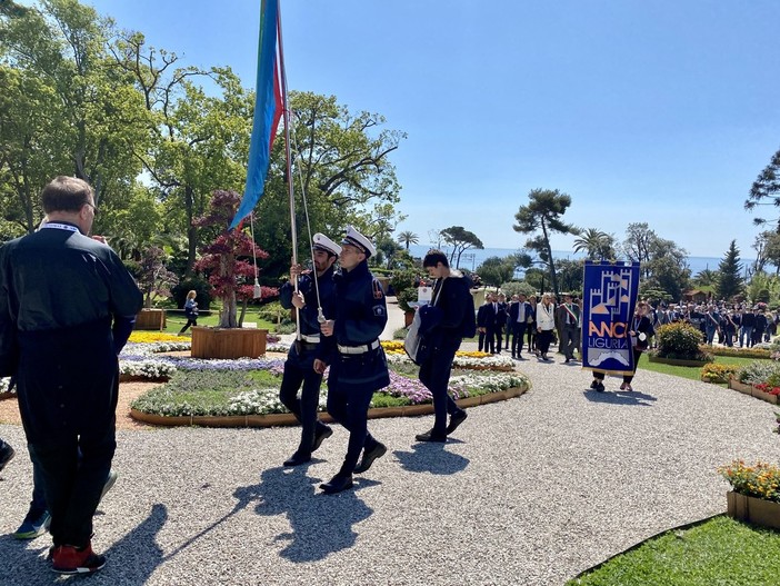 Euroflora, i "non ti scordar di me" dell'aiuola Anci celebrano i 100 anni del milite ignoto