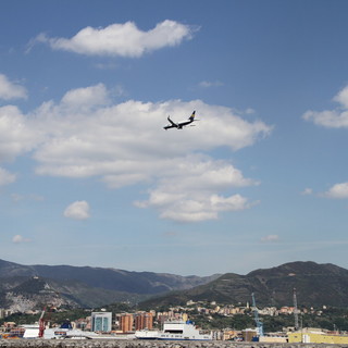 Voli diminuiti a Genova, il Comune: "Questione da approfondire"