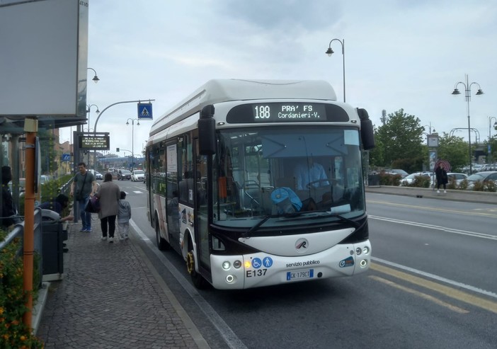 Trasporto pubblico, nuove linee elettriche a ponente, Amt: "Sempre più green" Trasporto pubblico, nuove linee elettriche a ponente, Amt: "Sempre più green"