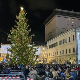"Appuntamento sotto l'albero per scartare i doni dell'amministrazione", un nuovo presidio della Rete Genovese dei Comitati